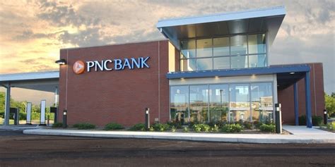 900 AM - 500 PM. . Drive thru hours for pnc bank